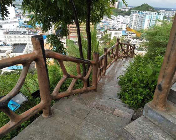 南寧混凝土仿木欄桿是怎么做出來的?